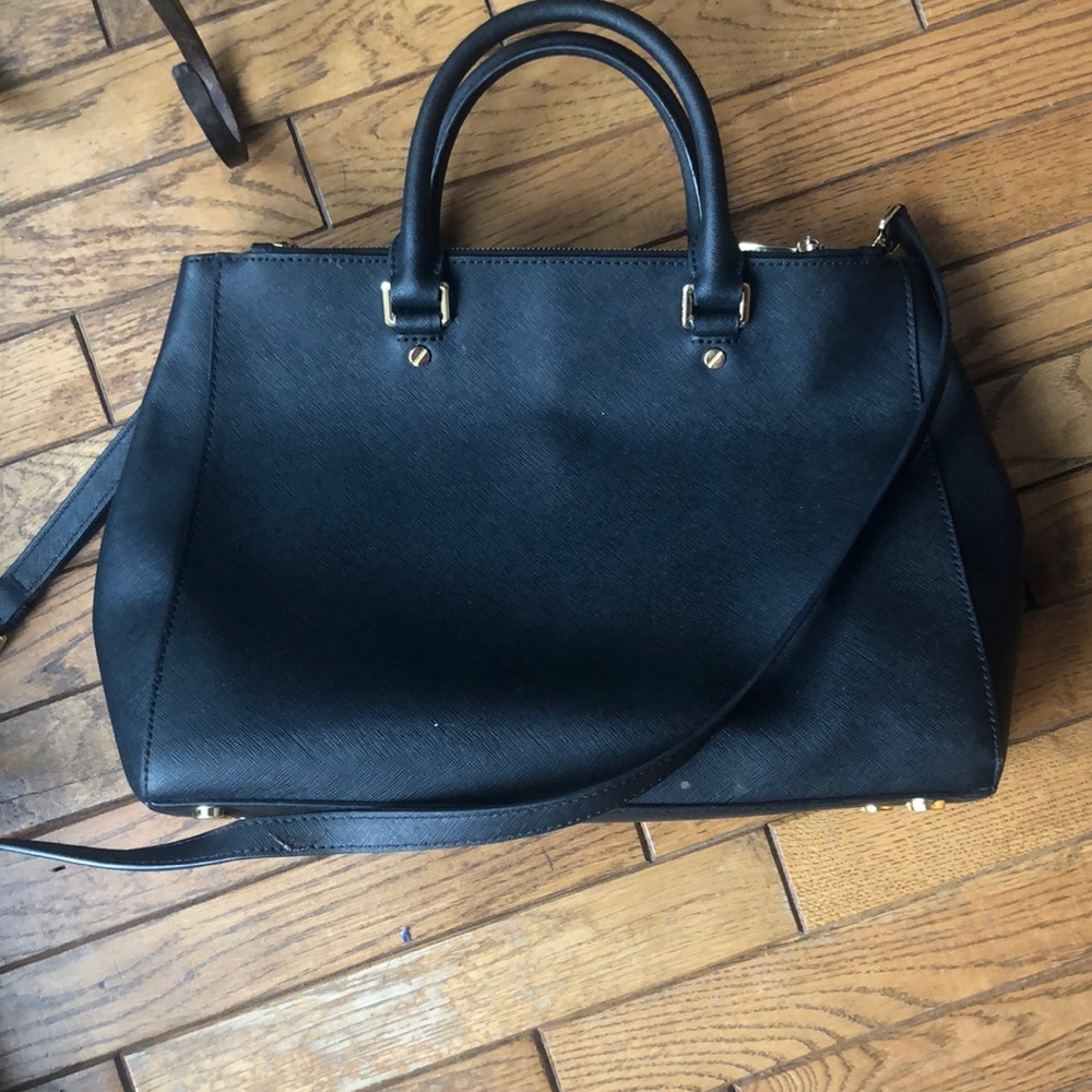 Micheal kors tote purse - Picture 2 of 3